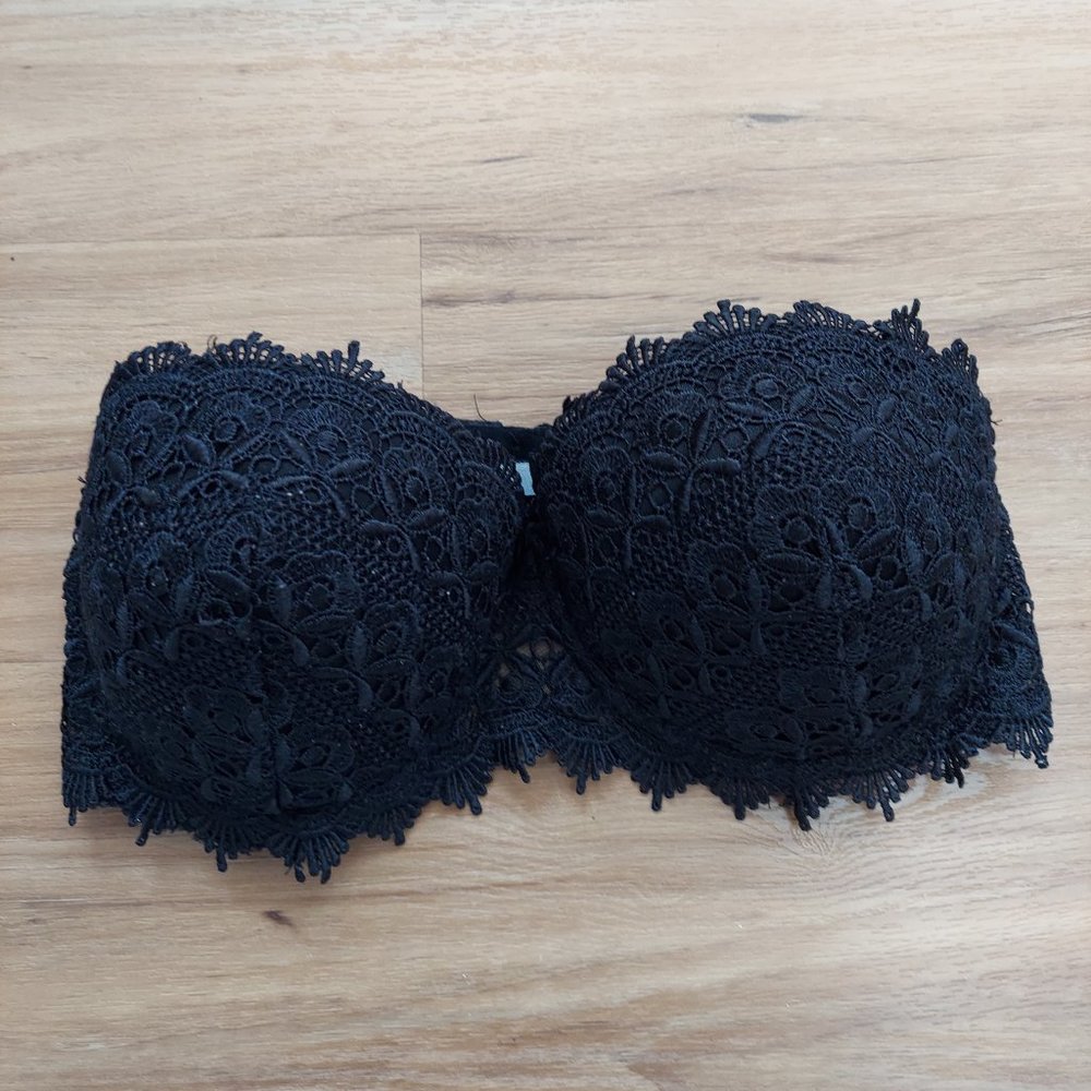 Black Lace Strapless Bra